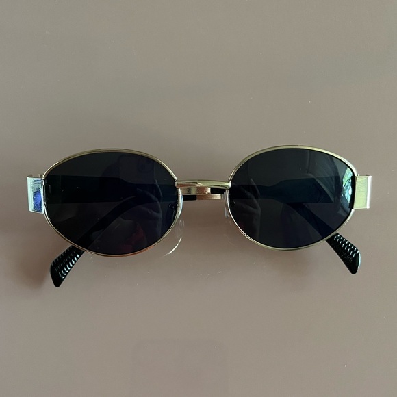 Accessories - 🕶️ Trendy Gold Metal Frame Sunglasses ✨